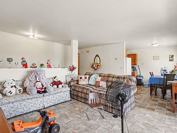 4th image of 1134 Country Ln #1-4