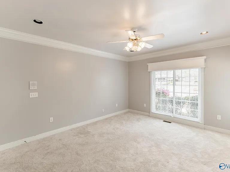 481 Brenda Dr — Photo 17