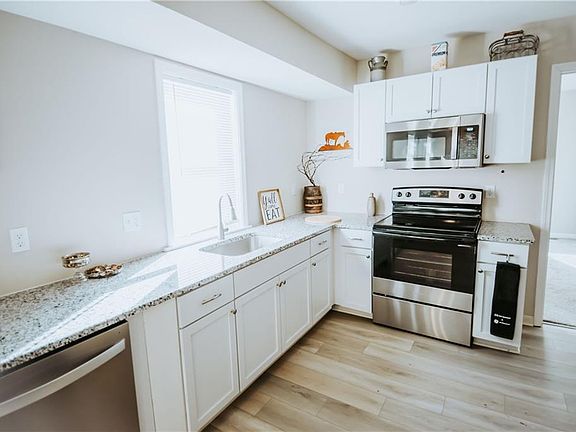 5th image of 229 Osage St
