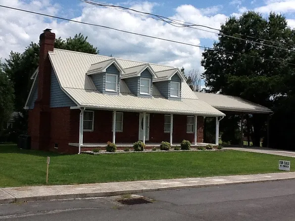 111 Shobe St, Petersburg, WV 26847