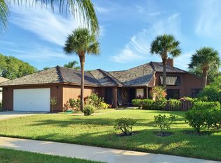49 Pine Hill Trl W, Tequesta, FL 33469
