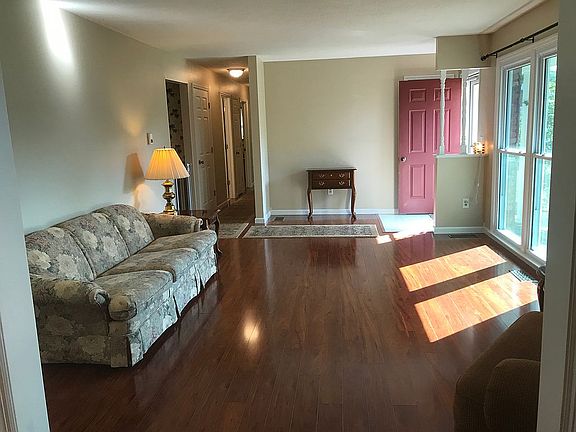 5th image of 608 Meadow Ln
