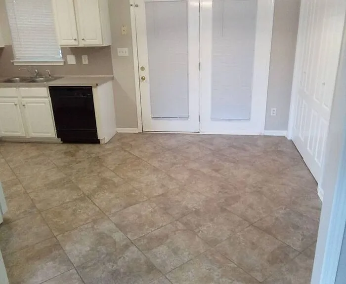 738 Ablow Dr — Photo 6
