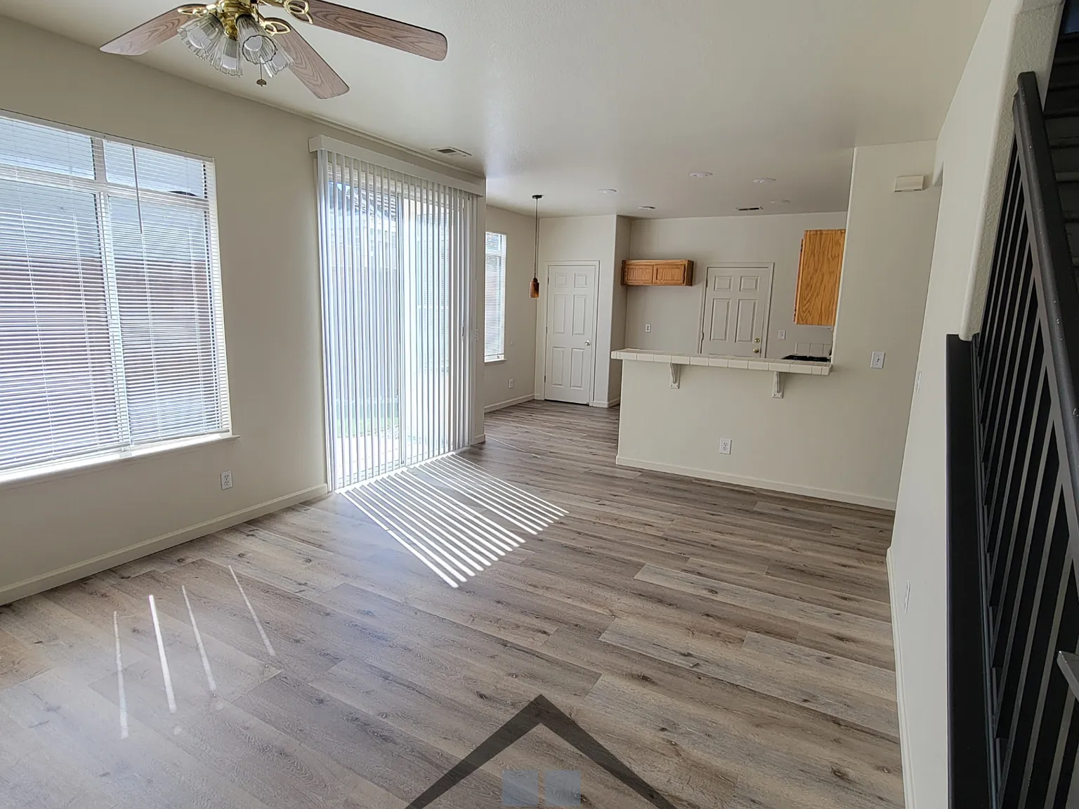 4 bed, 2.5 bath, 1754 sqft, $2,700 — Photo 4