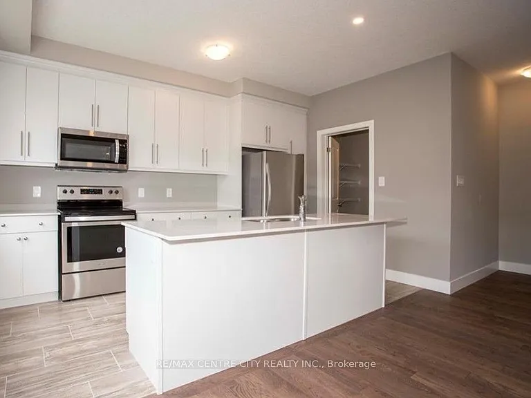 2070 Meadowgate Blvd #37 — Photo 6