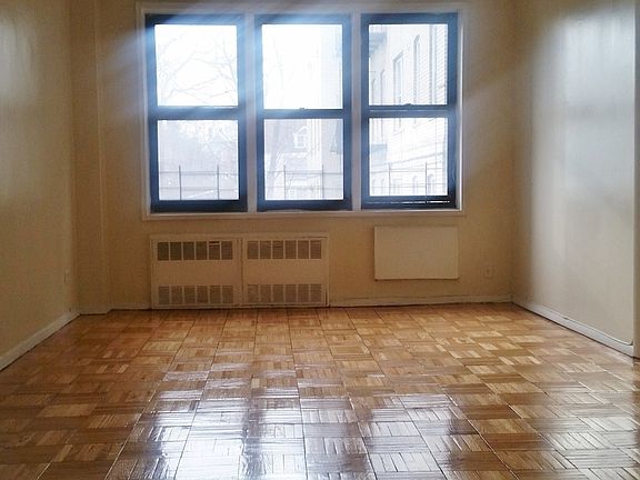 3rd image of 200 E 17th St APT 1B