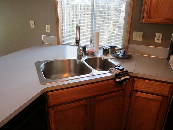 2nd image of 7016 NE 140th Ave