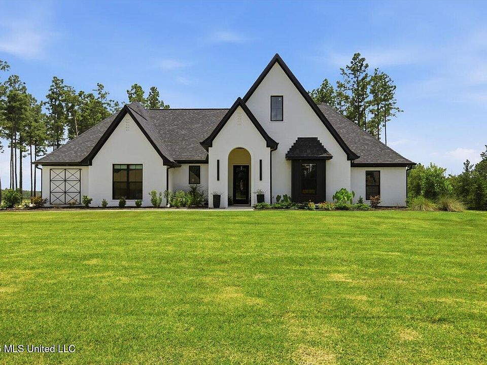 1st image of 218 Lost Oak Ln