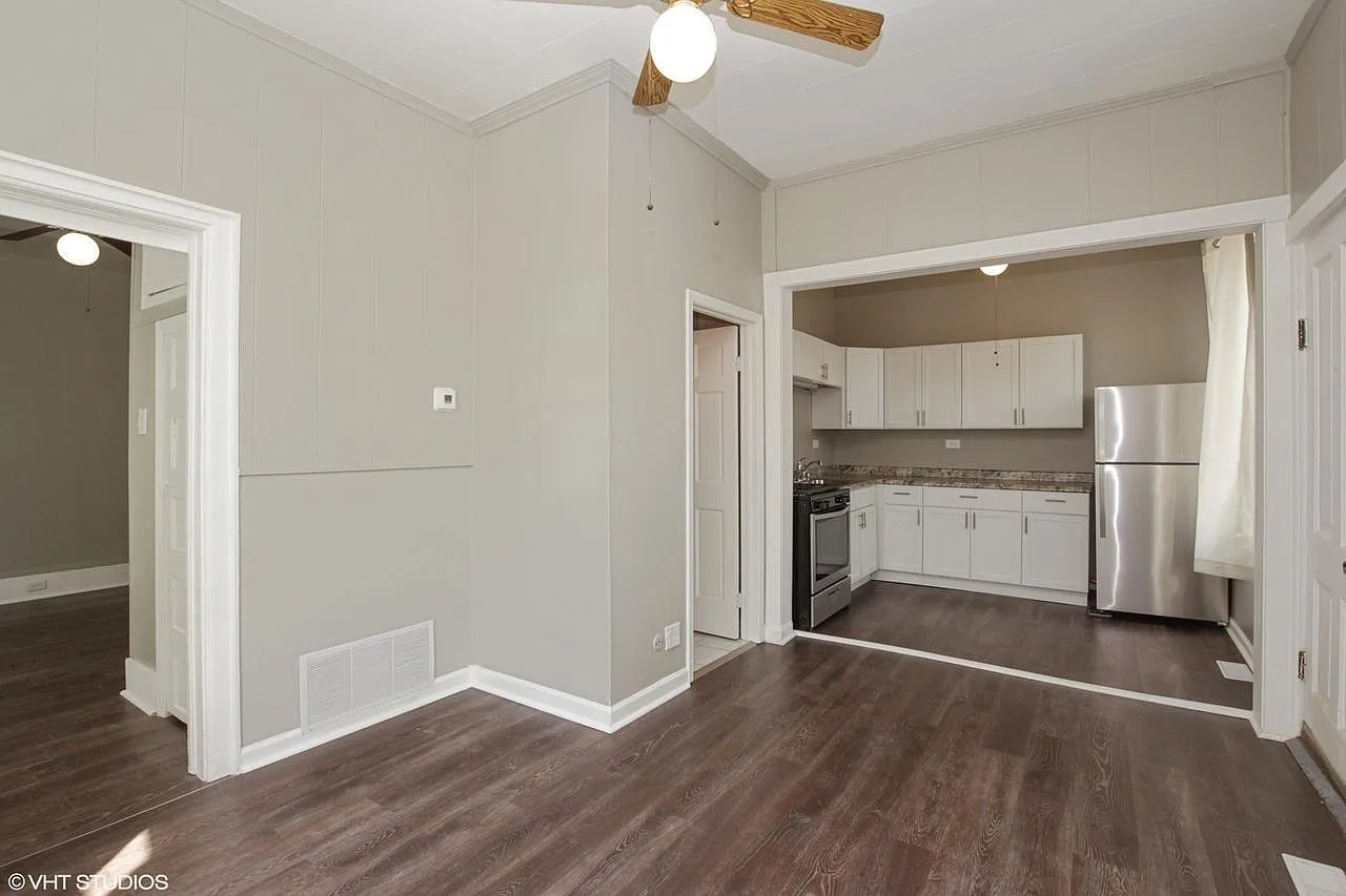 600 N Broadway St — Photo 1