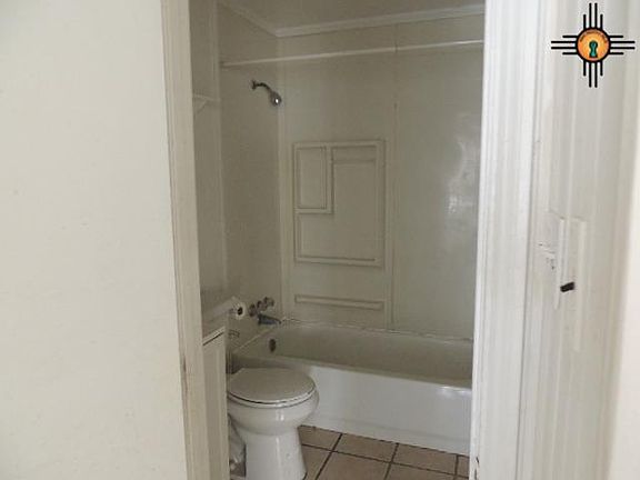 4th image of 406 E Permian Dr