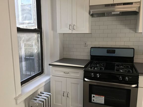 2nd image of 497 McDonald Ave APT 3
