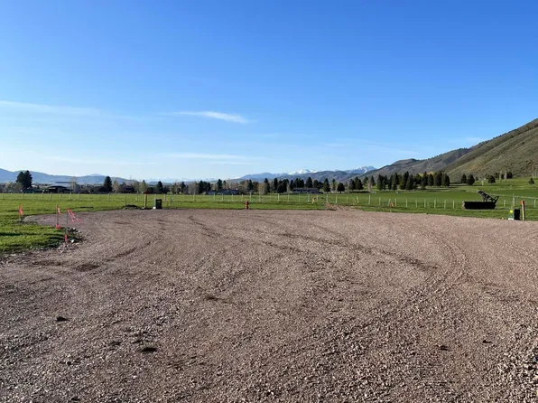 10 Honeybee Mdws, Afton, WY 83110