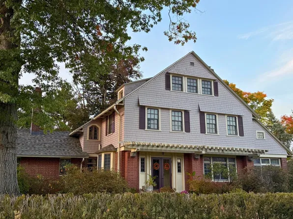 153 Madison Ave, Holyoke, MA 01040