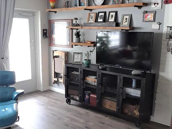 5th image of 252 Andover #252