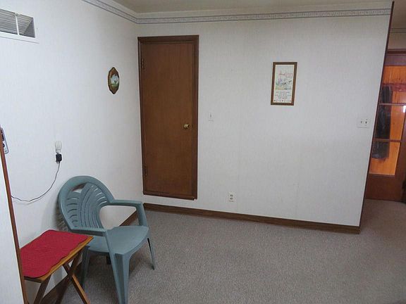 5th image of 2325 Van Buren St