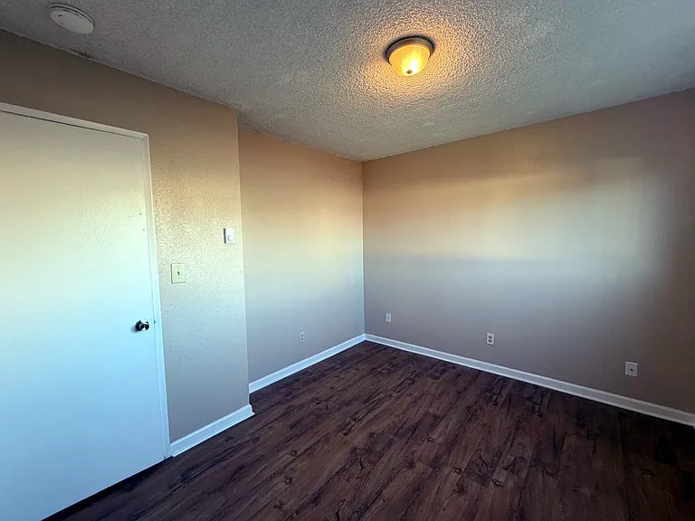 1913 33rd Ave #1 — Photo 18