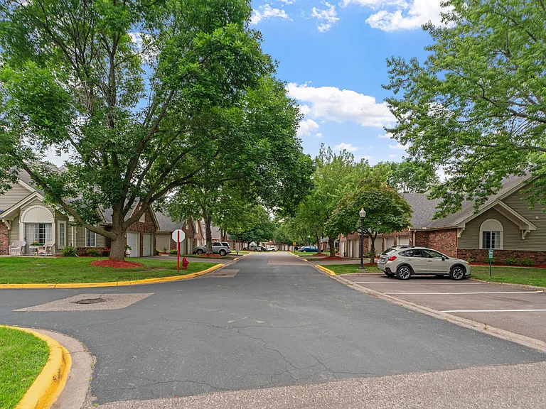 Birch Lake Townhomes — Photo 41