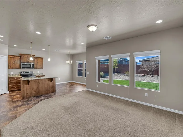 3714 E Archturus Dr — Photo 5
