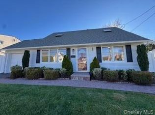 29 Arizona Ave, Syosset, NY 11791
