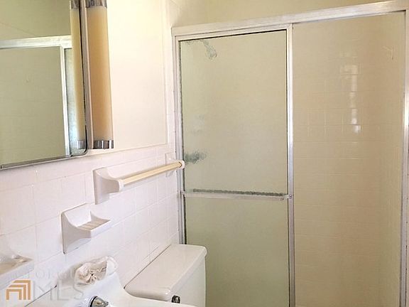 5th image of 1294 N Forest Ave
