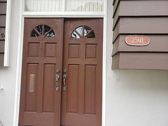 2nd image of 2501 Princeton Dr