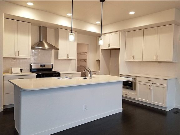 2nd image of 6927 Cumbre Vista Way