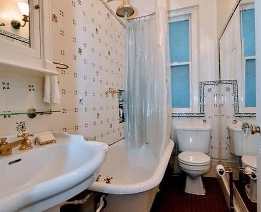 5th image of 334 W 22nd St APT 9