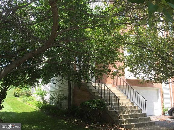 3rd image of 21157 Millwood Sq
