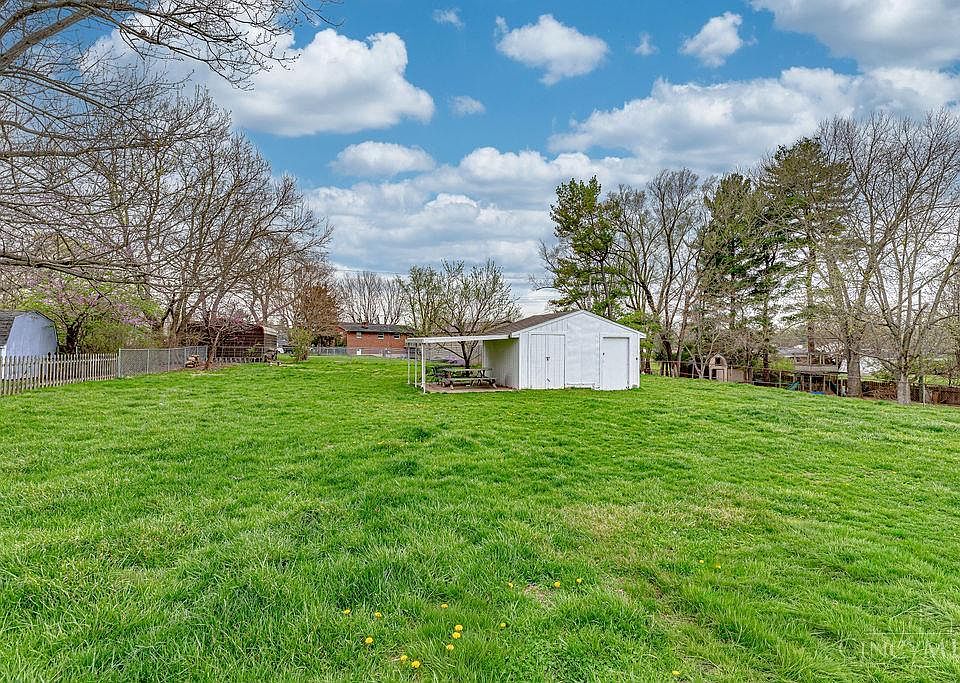 7527 Red Robin St, Franklin, OH 45005 | Zillow