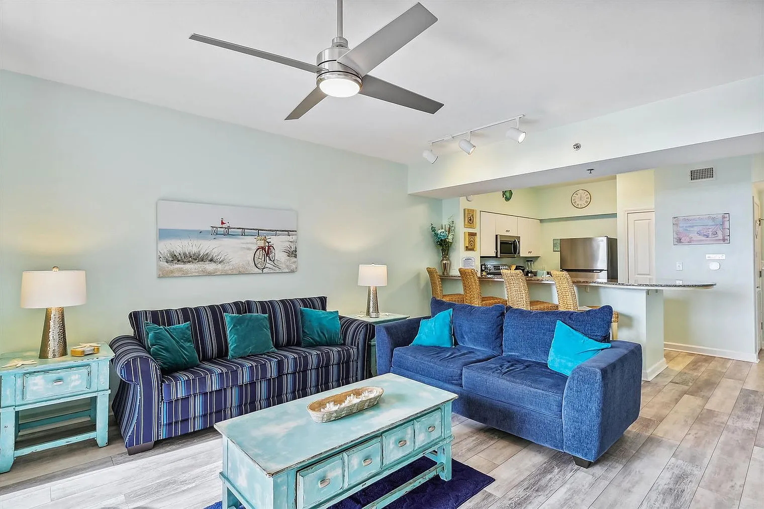 1 bed, 2.0 bath, 904 sqft, $3,368 — Photo 3