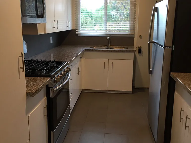 118 E Sola St #122 — Photo 2
