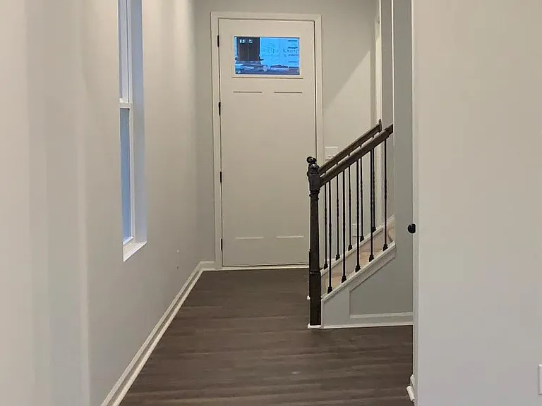 251 Brighton Bend Ln — Photo 2