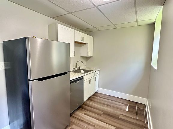 3rd image of 2340 Laplace St #1