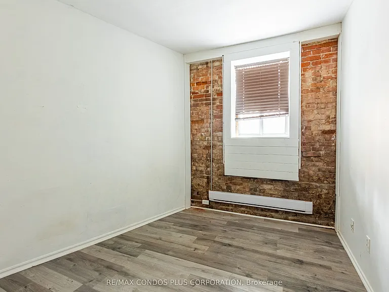 225 Gladstone Ave #103 — Photo 9