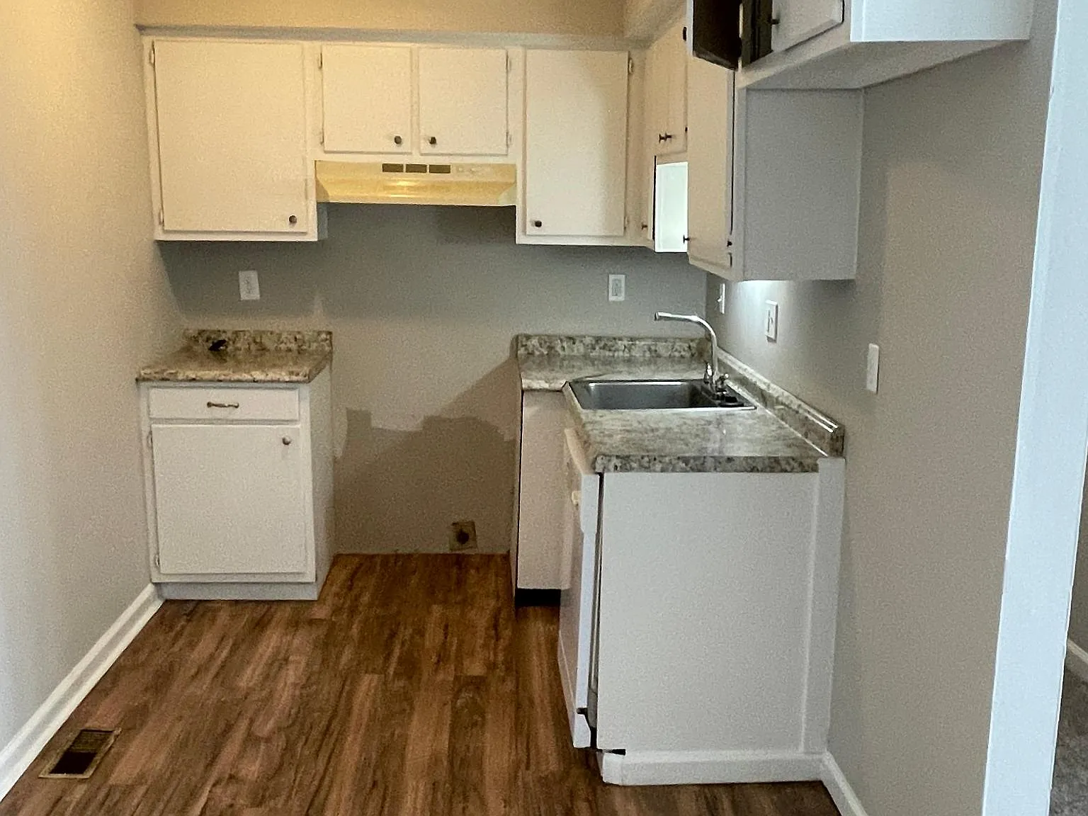 2 bed, 827 sqft, $1,125 — Photo 4