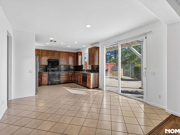 5th image of 32068 Baywood St