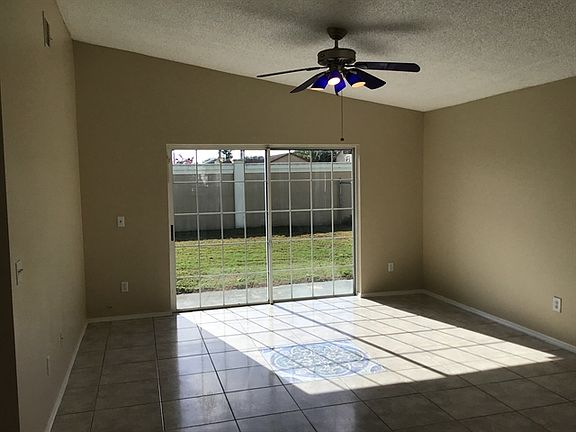 3rd image of 198 Seabreeze Cir