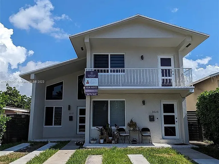 3525-3527 SW 25th Ter — Photo 10