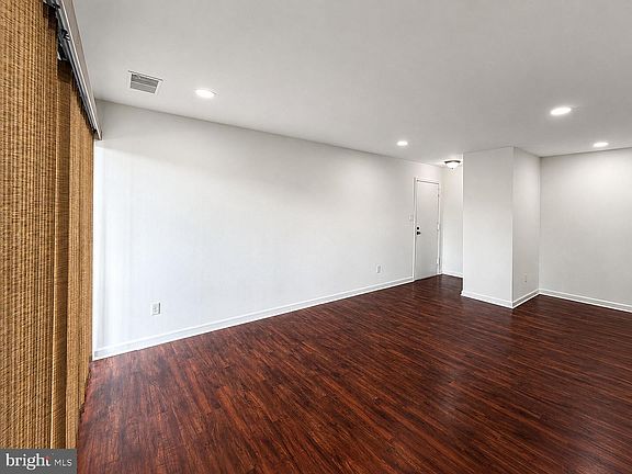 3rd image of 515 Florida Ave APT 102