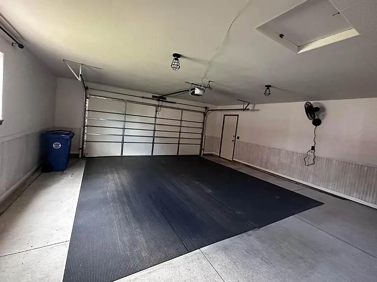 405 Sapphire Ln — Photo 13