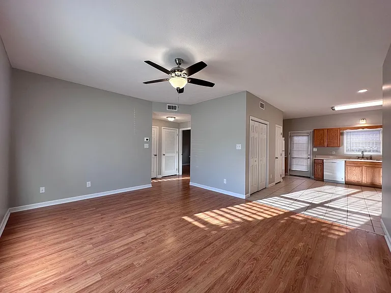 Rand Powell Apartment Homes — Photo 51