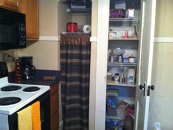 4th image of 1006 E De Soto St