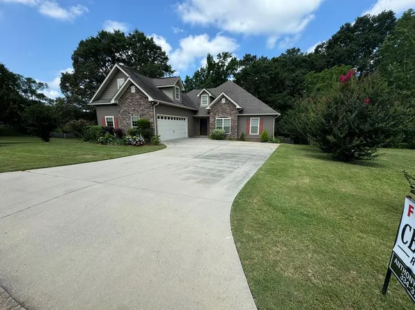 110 Garden Ln, Troy, AL 36081