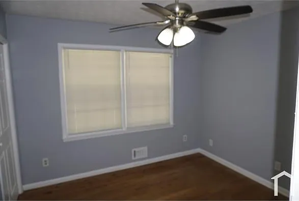 1303 Burbank Trl — Photo 23