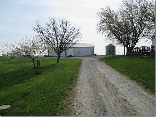 2nd image of 19492 Ridge Rd