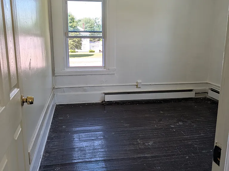 508 Harbor St #UPSTAIRS — Photo 4