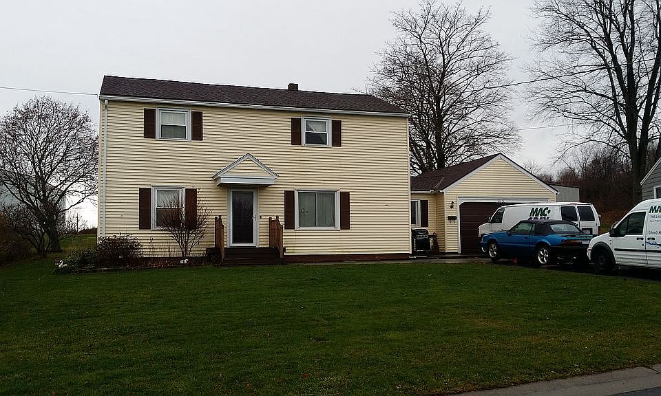 1st image of 113 E Dezeng St