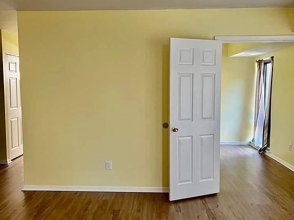 2nd image of 6147 Leesburg Pike APT 306
