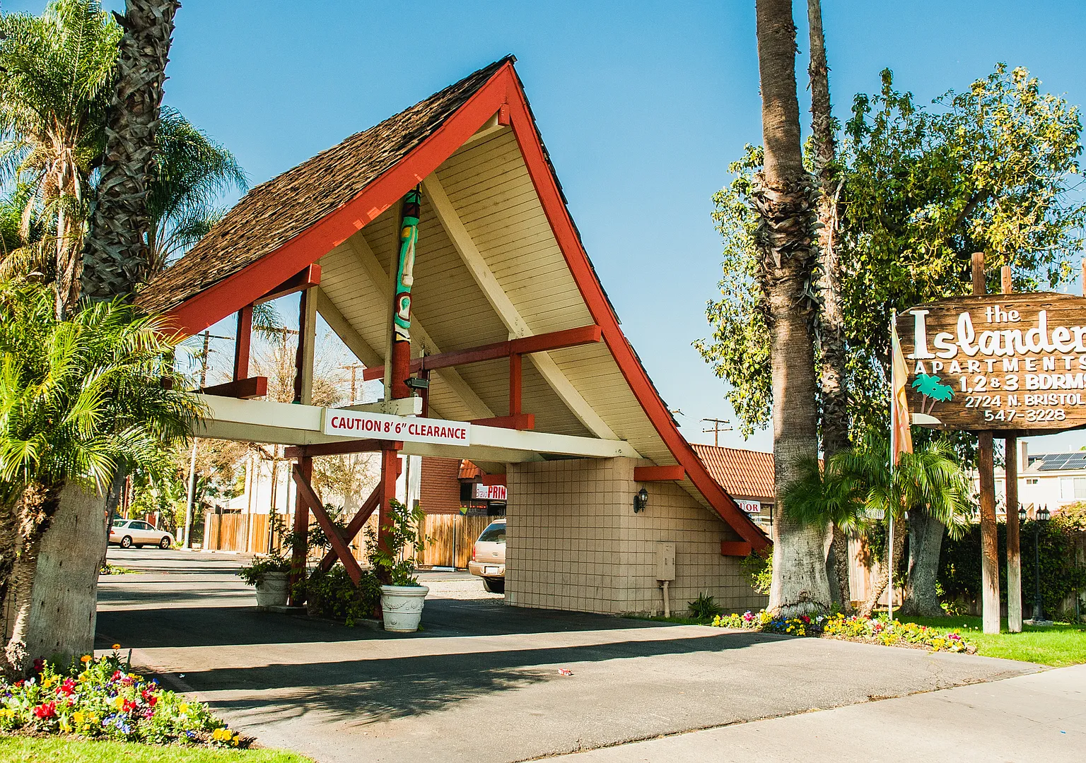 The Beautiful Islander Apartments! — Photo 1