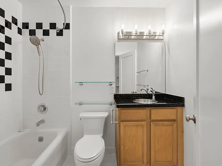 75 Lafayette St #1 — Photo 19
